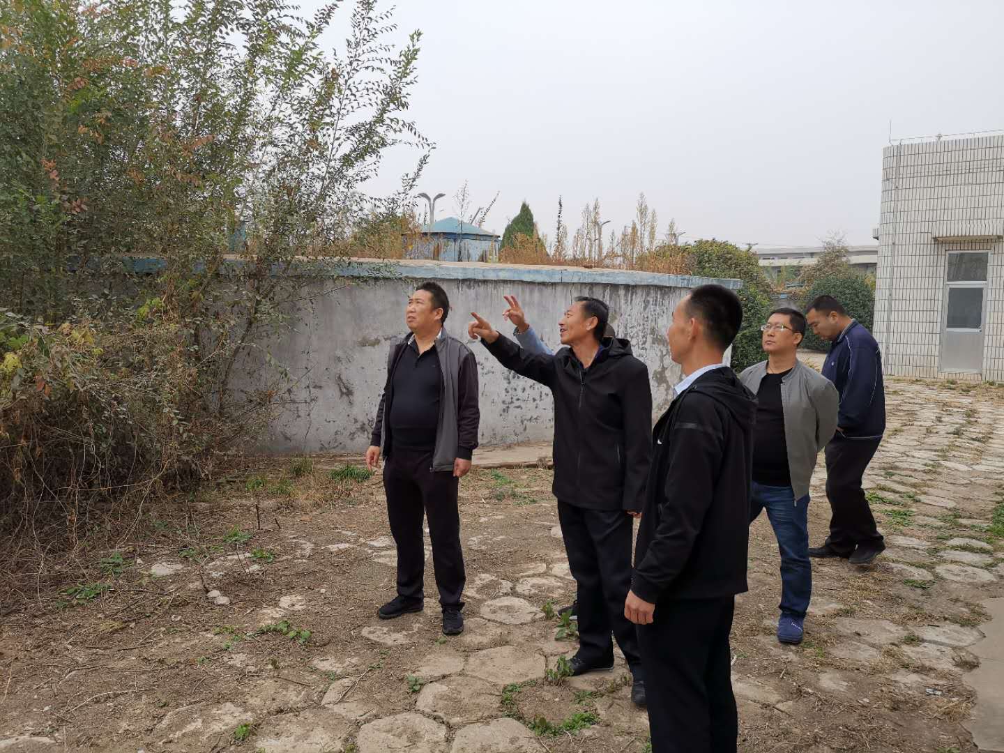 公司總經理王建人在供水、污水生產一線開展風險隱患排查 (1).jpg